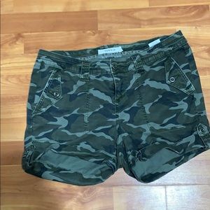 Repost Torrid camo shorts 4% Spandex comfy and st…